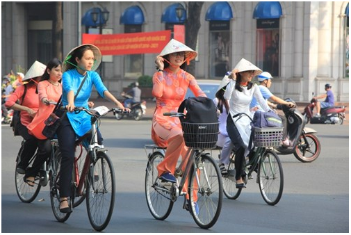​Người Việt và suy nghĩ thay thế xe máy bằng xe đạp thể thao