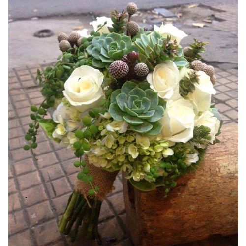  Bó hoa cầm tay cho ngày cưới - Cô dâu xinh lung linh với bó hoa rực rỡ 
