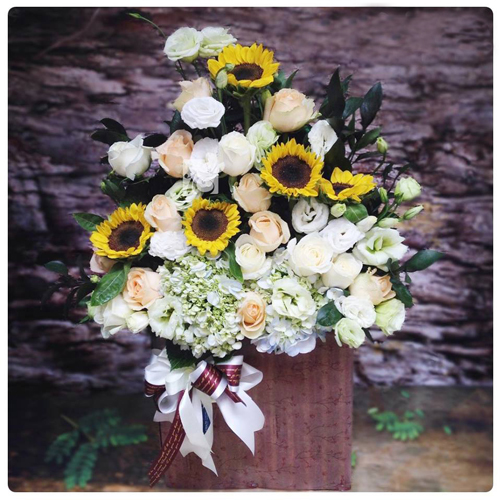 Shop hoa tươi - Chọn ngay món quà GiỎ HOA HƯỚNG DƯƠNG xinh xắn