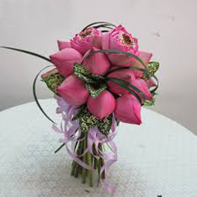  Cô dâu mặc áo dài - Chọn ngay những mẫu hoa cầm tay tại shop hoa tươi Vườn Hoa Xinh 