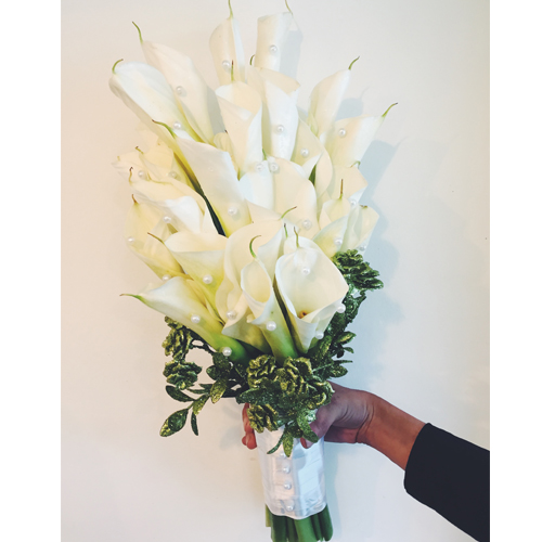 Hoa cầm tay cho cô dâu mặc áo dài dịu dàng và thướt tha - Vuonhoaxinh.vn