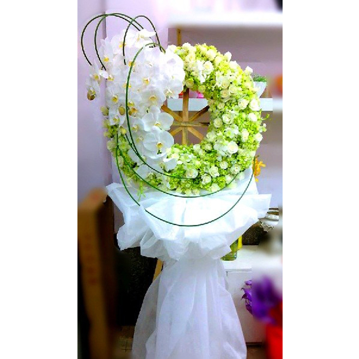 Hoa chia buồn ngày tang lễ - Mẫu hoa tang "Cánh chim cuối trời" sang trọng, quý phái