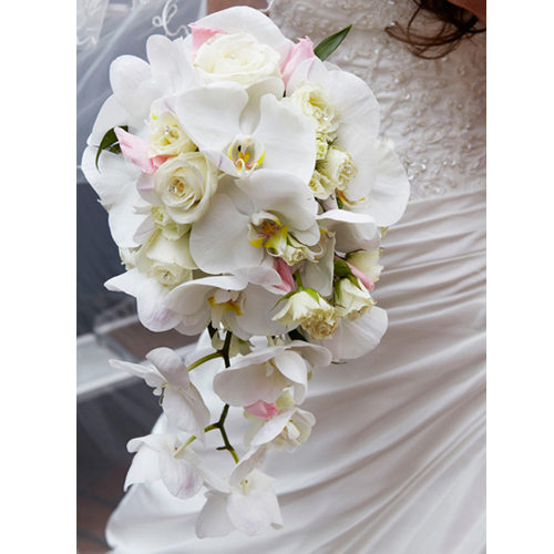 Hoa cầm tay cô dâu - Cho ngày vui rực rỡ sắc màu - Vuonhoaxinh.Vn