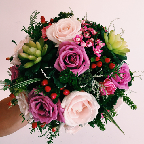  Hoa cầm tay cô dâu - Không chỉ là hoa, mà còn là yêu thương. 