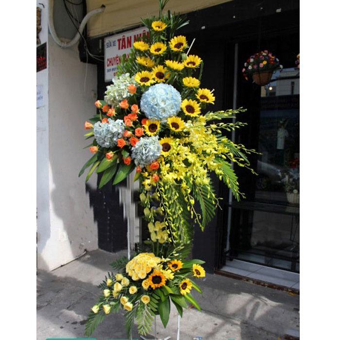 Kệ hoa khai trương "Quang Vinh" - Hoa đẹp và thiết kế độc đáo