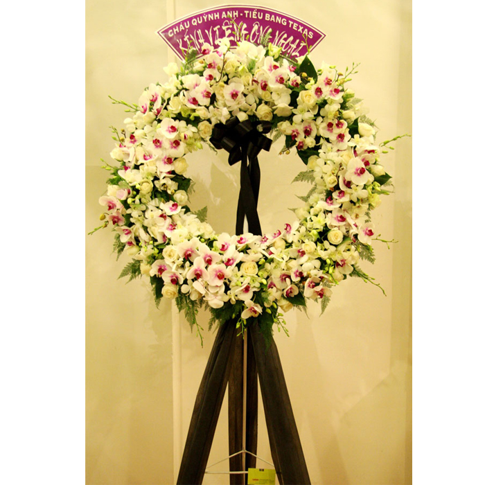 Vòng hoa đám ma "Hồi ức" - Mẫu hoa đơn giản và trang trọng