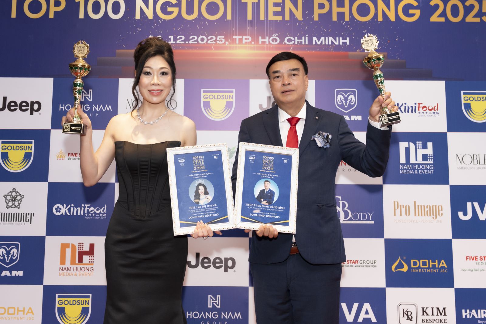 Chủ tịch BNC Medipharm tham gia lễ vinh danh Top 100 Người Tiên Phong 2025