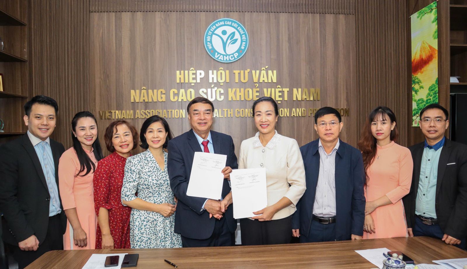 Lễ ký kết hợp tác giữa Hiệp hội Tư vấn Nâng cao Sức khỏe Việt Nam và BNC Medipharm