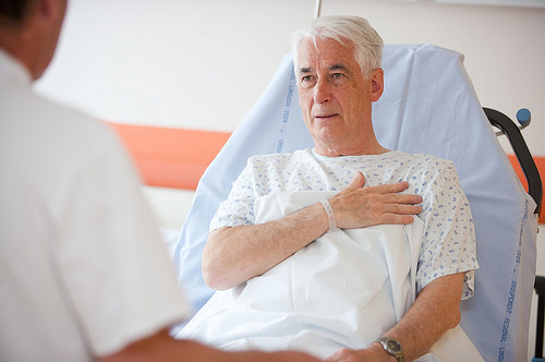 Bệnh nhồi máu cơ tim ở người già và cách phòng bệnh ra sao 