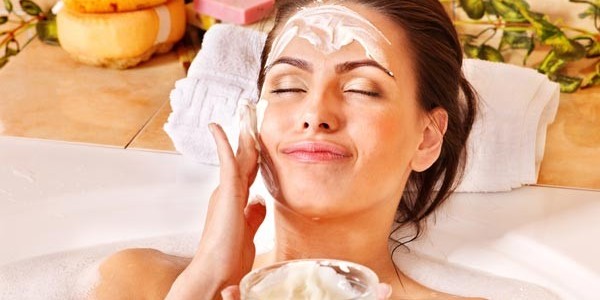 Cách trị nám sau sinh bằng sữa ong chúa an toàn hiệu quả