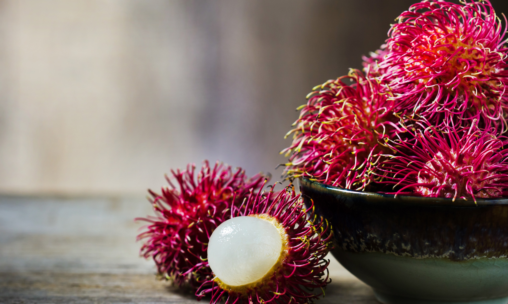 Công dụng của quả chôm chôm với sức khỏe con người như thế nào