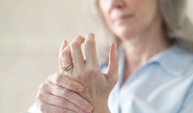 Đau nhức tiền mãn kinh và cách khắc phục như thế nào