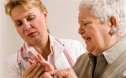 đau khớp ngón tay