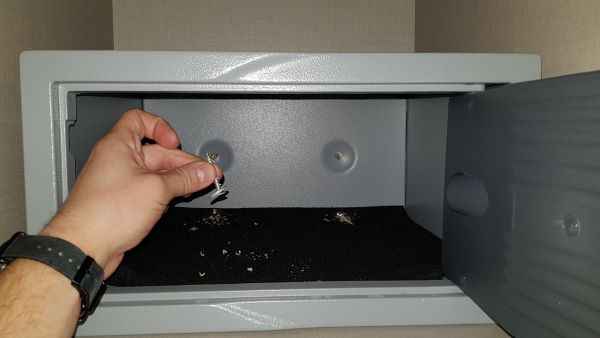 Ưu tiên chọn đơn vị hỗ trợ giao lắp két sắt tại nhà chuyên nghiệp