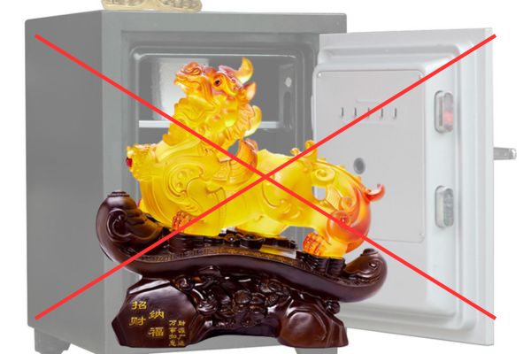 Không để linh thú trong két sắt