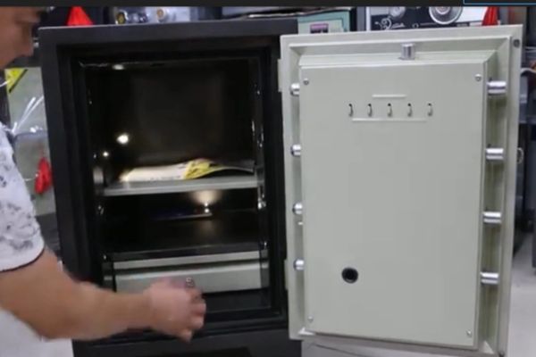 Mạnh Cường – nhà cung cấp két sắt chính hãng, bền bỉ và đáng tin cậy.