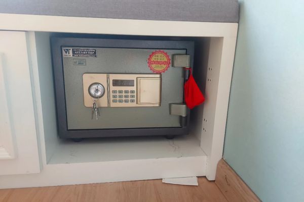 Lựa chọn két sắt từ thương hiệu uy tín là điều quan trọng để đảm bảo chất lượng và bảo vệ tài sản