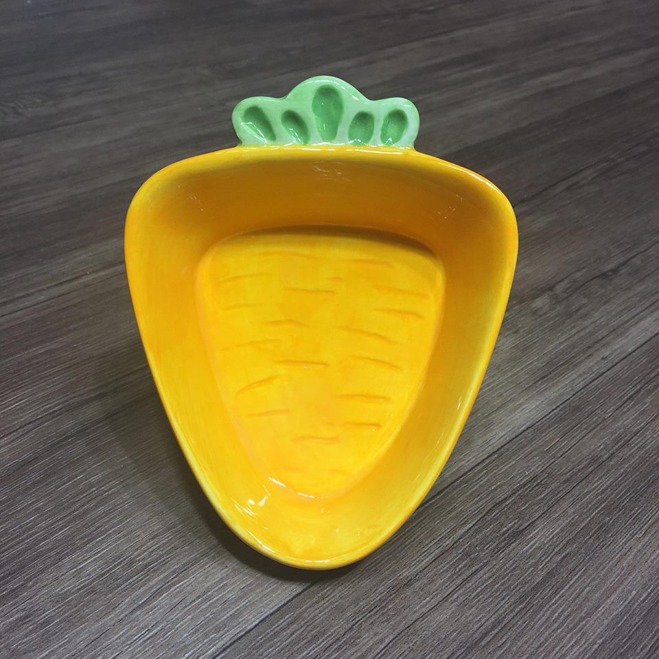 BÁT ĐỰNG CỎ HÌNH CÀ RỐT CHO THỎ BỌ