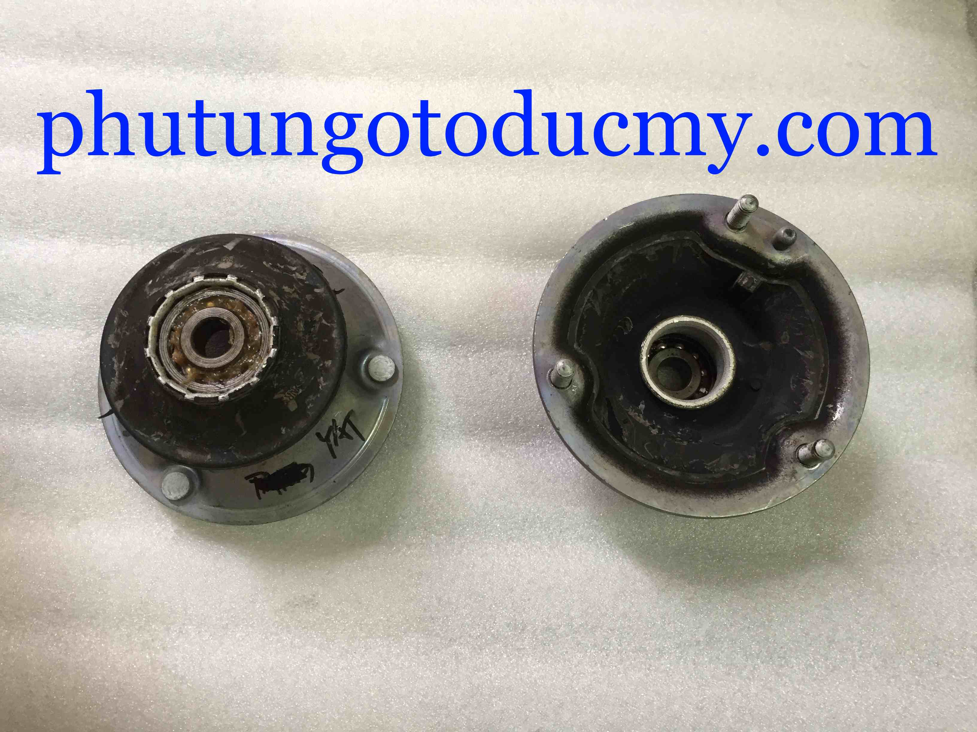 Bát bèo giảm xóc trước BMW- 320i, 325i, 328i E90-31306775098