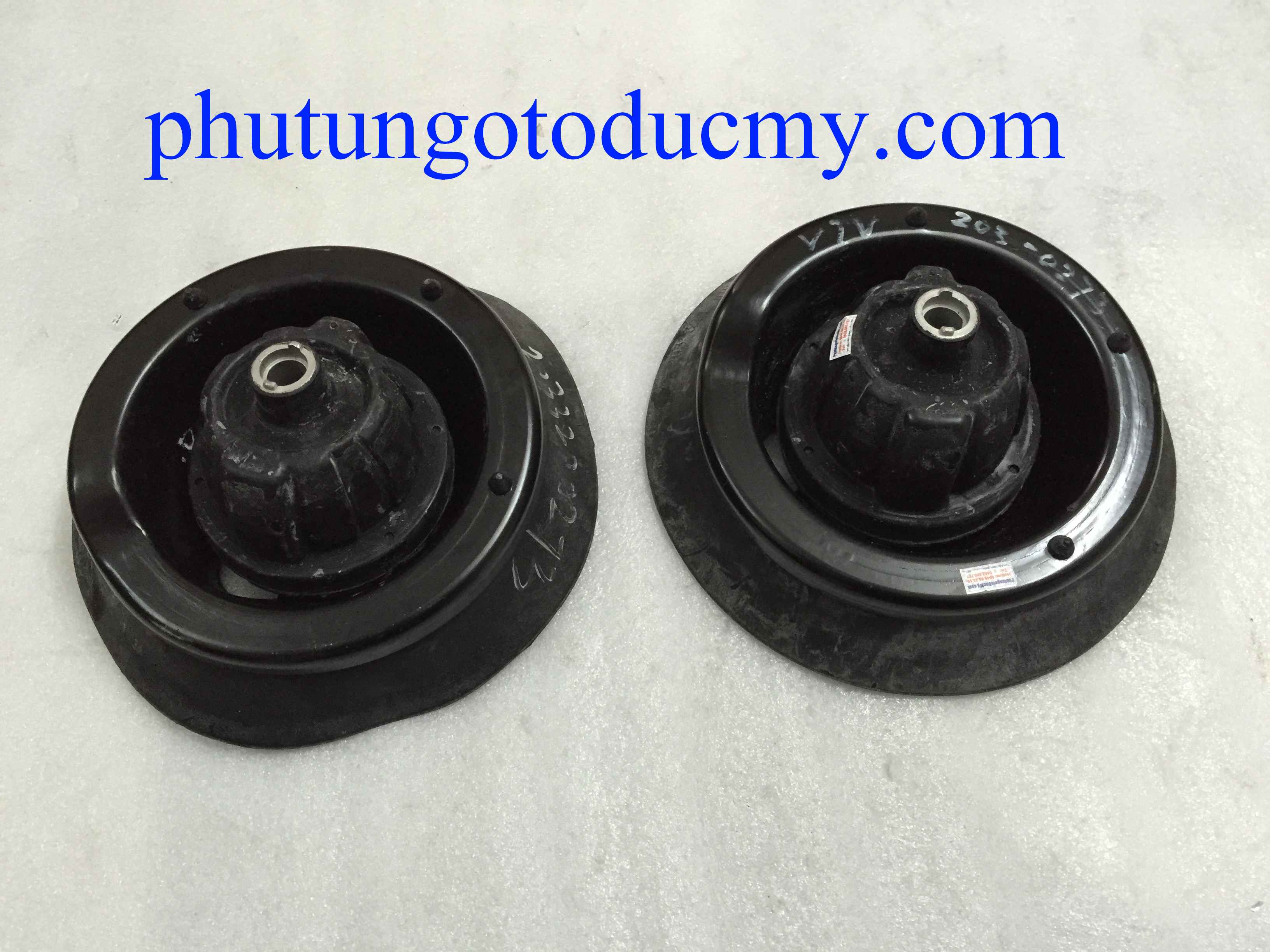 Bát bèo giảm xóc trước Mercedes C180,C200,C240,C280 W203-A2033200273