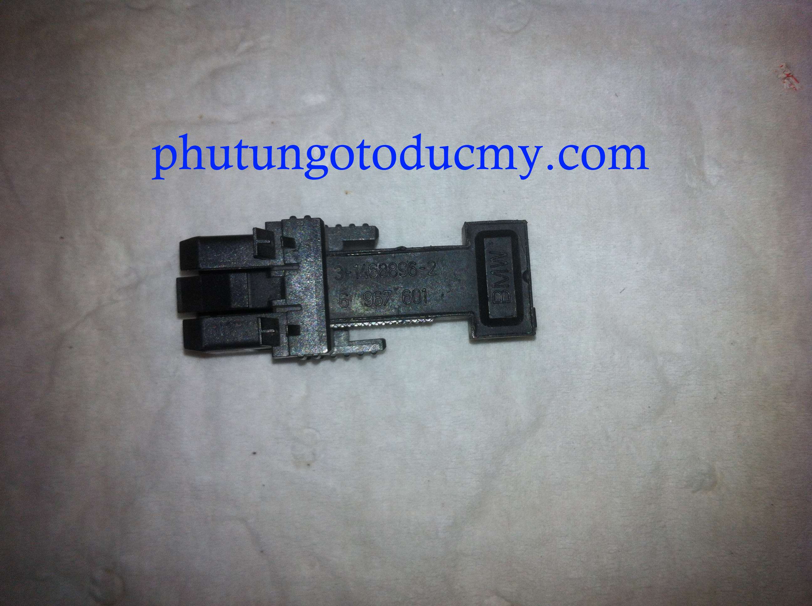 Công tắc chân phanh Bmw 318i,325i E46