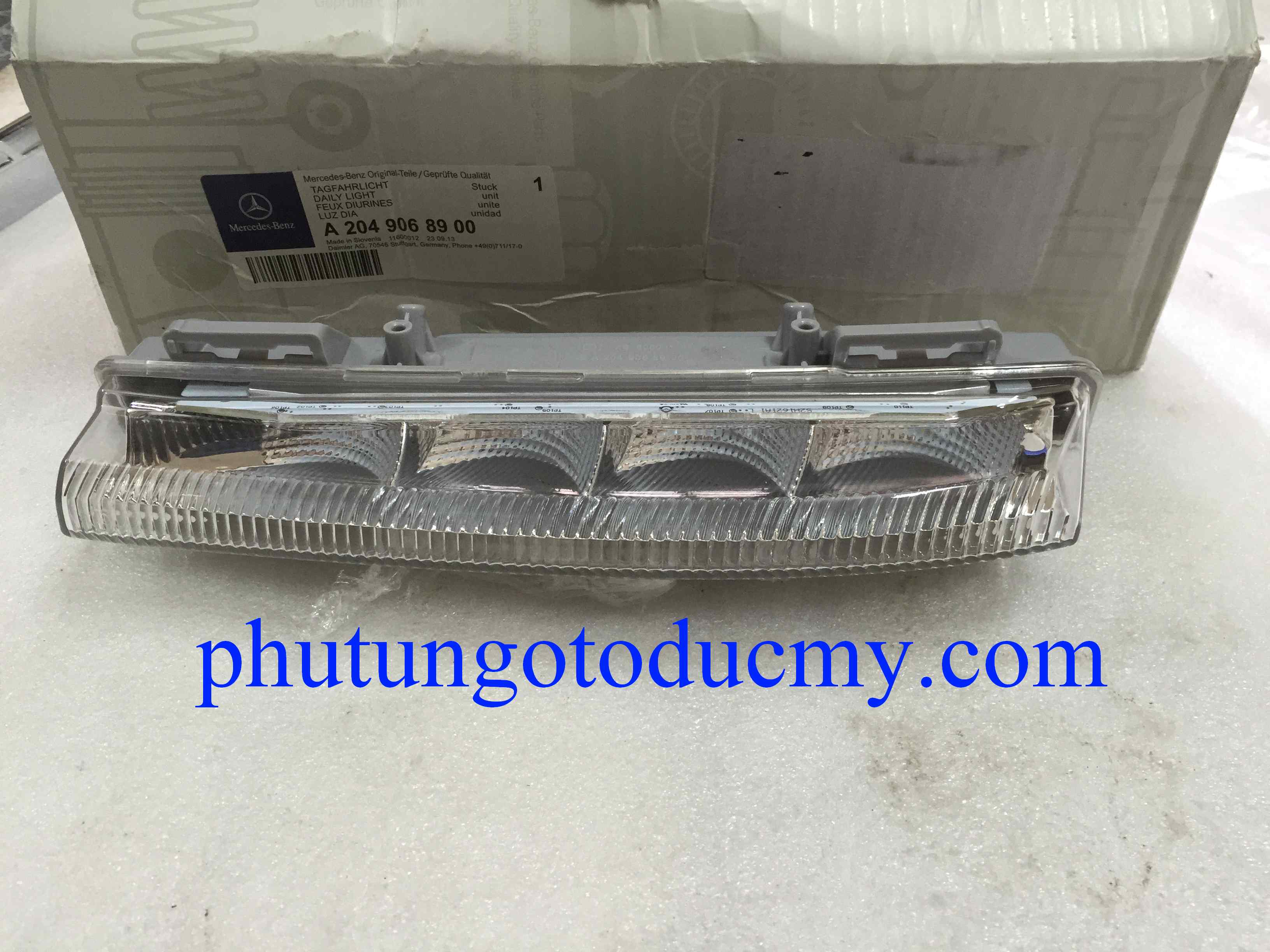 Đèn gầm Mercedes C200,C250,C300 W204- A2049068900