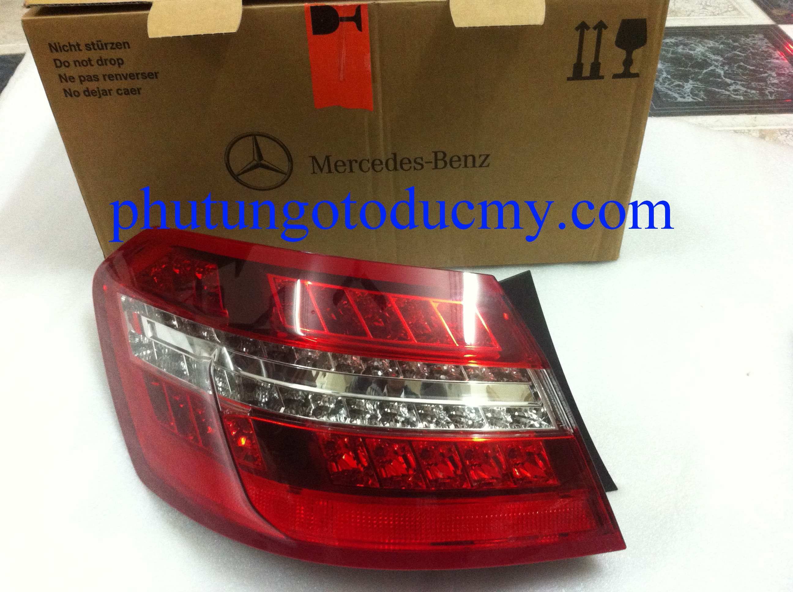 Đèn hậu Mercedes E250,E300,E350 W212- A2129060658