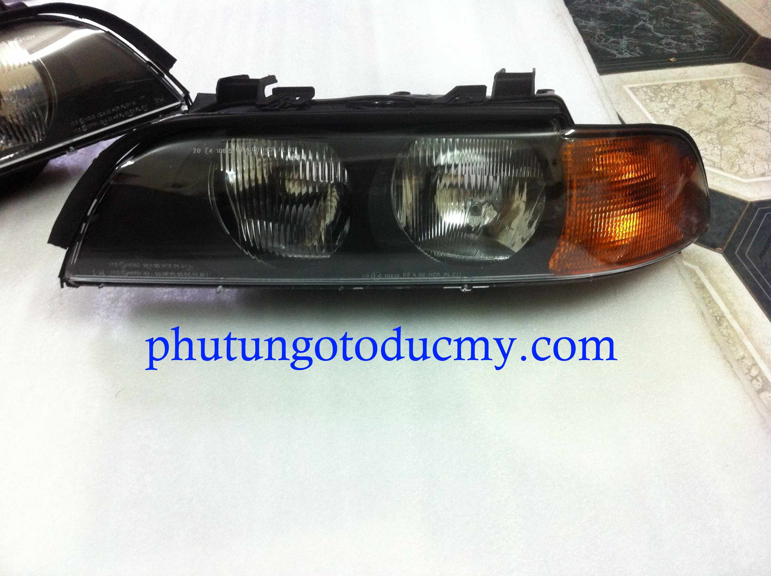 Đèn pha Bmw 520i E39 bóng halogen- 63128362463