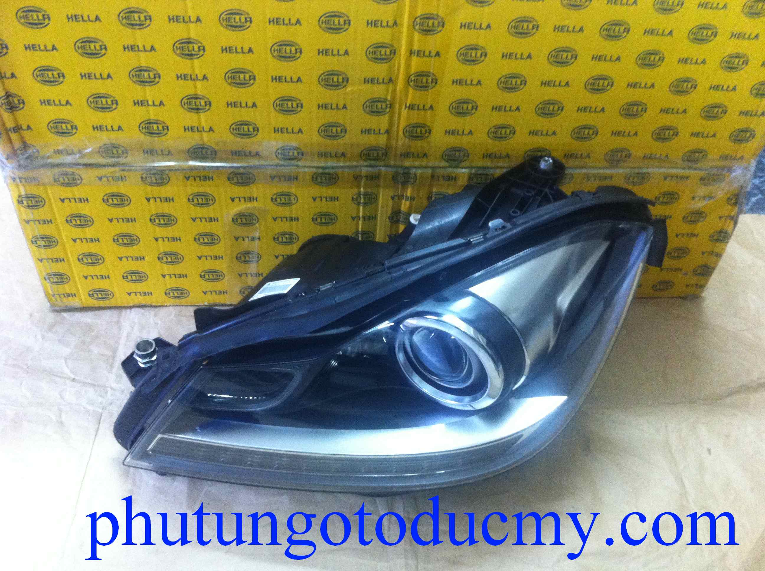 Đèn pha Mercedes C200,C250,C300 2011-2014 W204- A2048203539