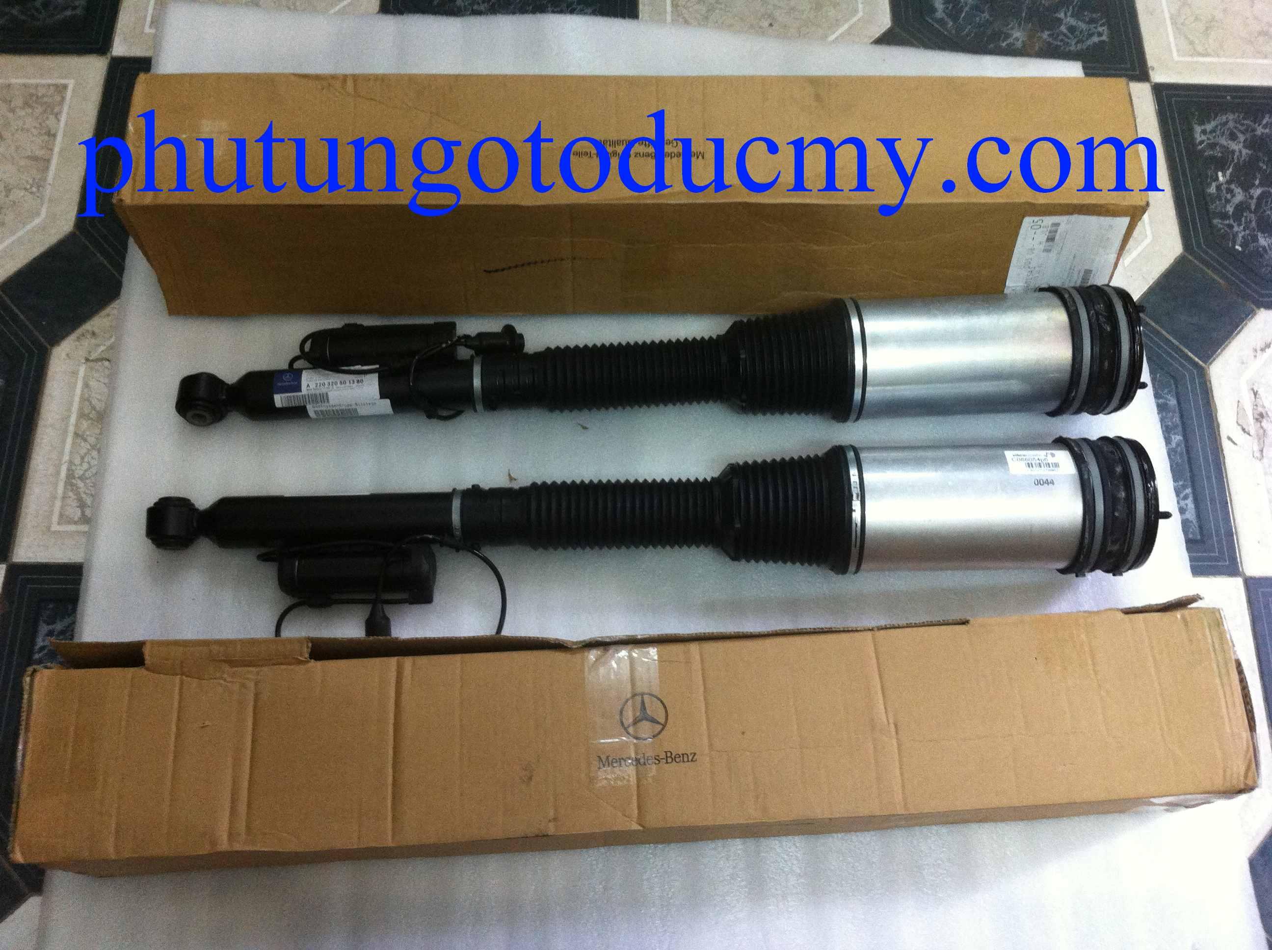 Giảm xóc sau Mercedes S320, S350, S500 W220- A2203205013