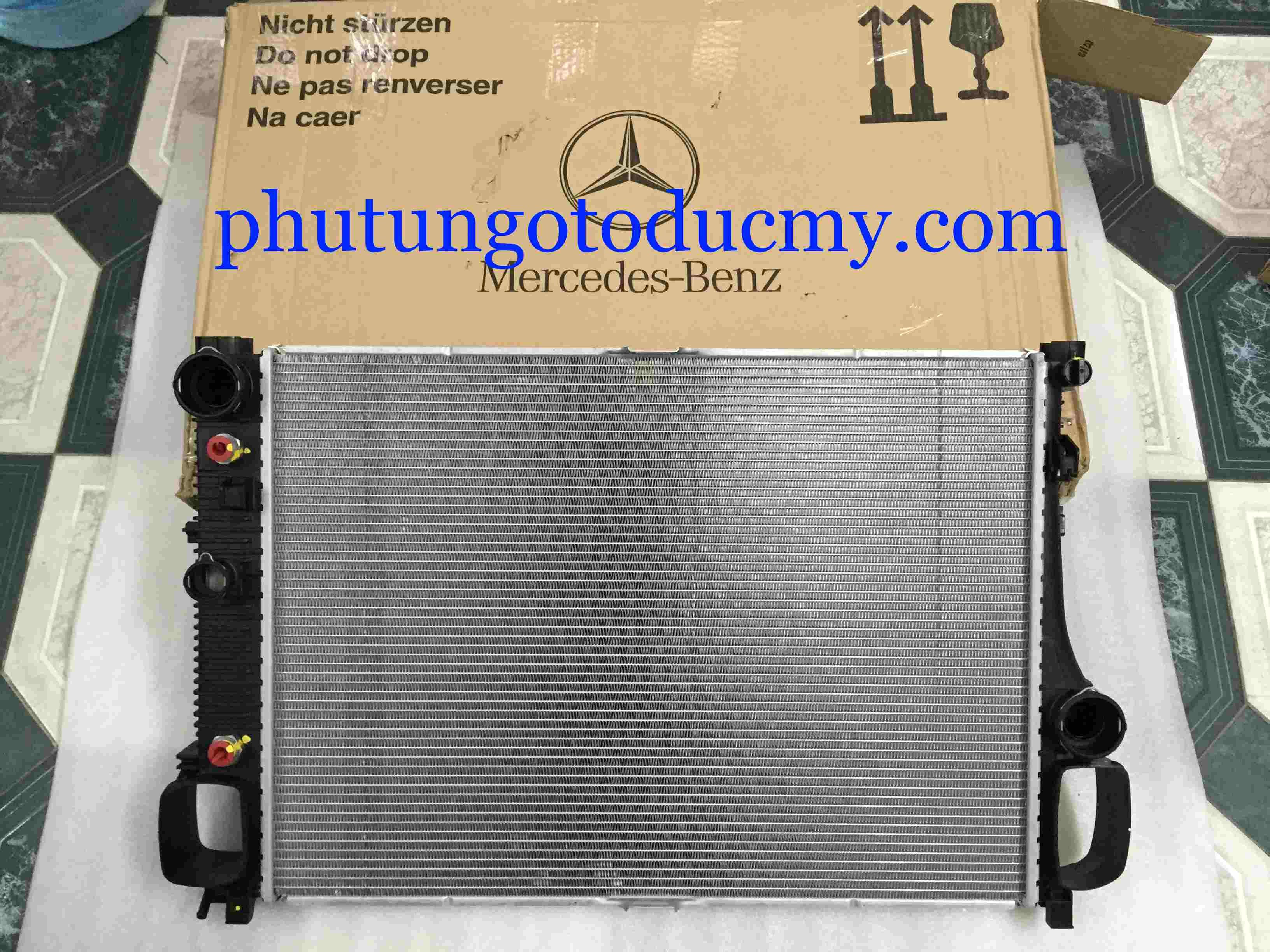 Két nước Mercedes S350,S500,S550,S63 W221- A2215002603