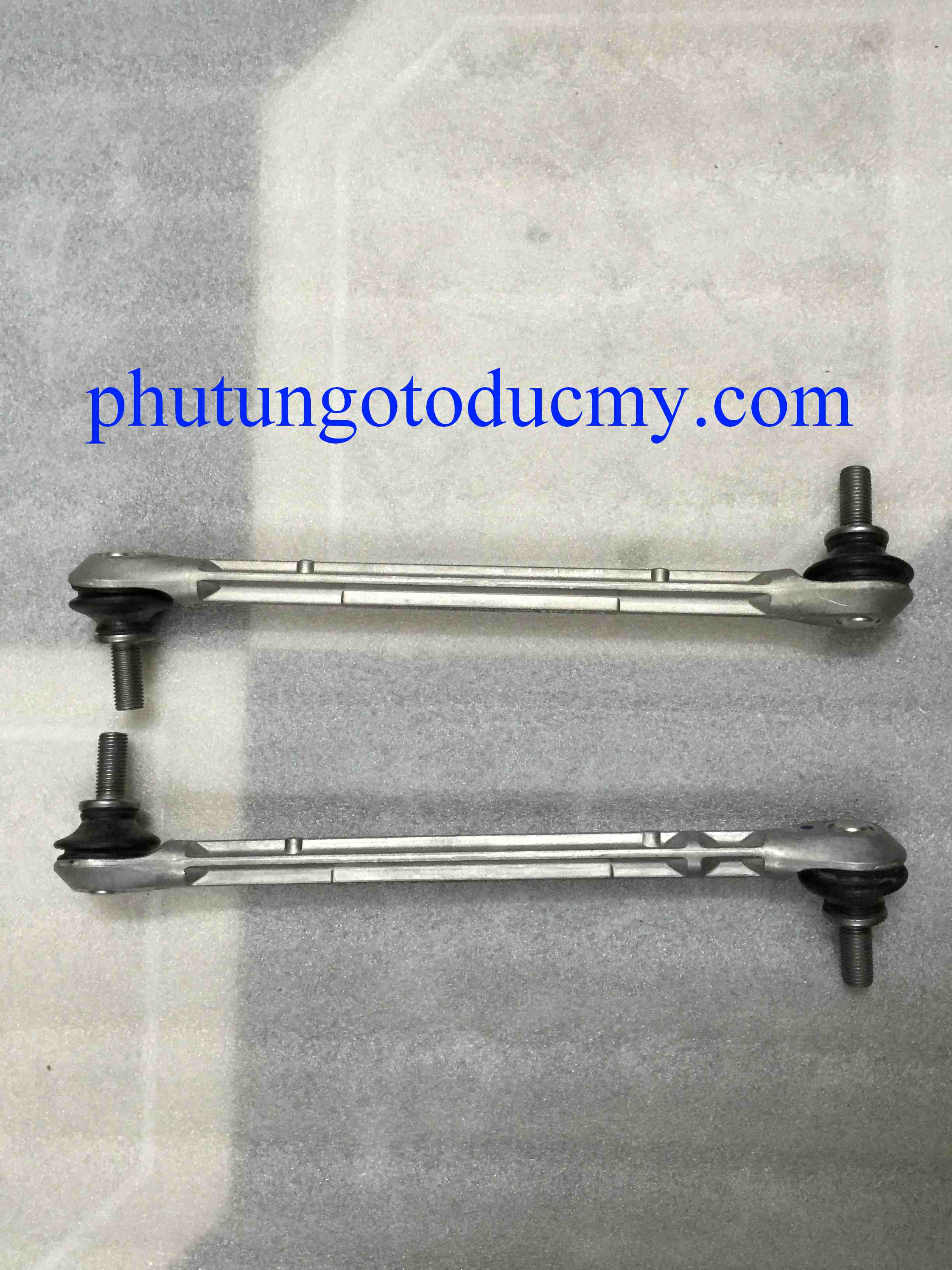 Rotuyn cân bằng trước Mercedes GLK300,GLK250- A2043202289