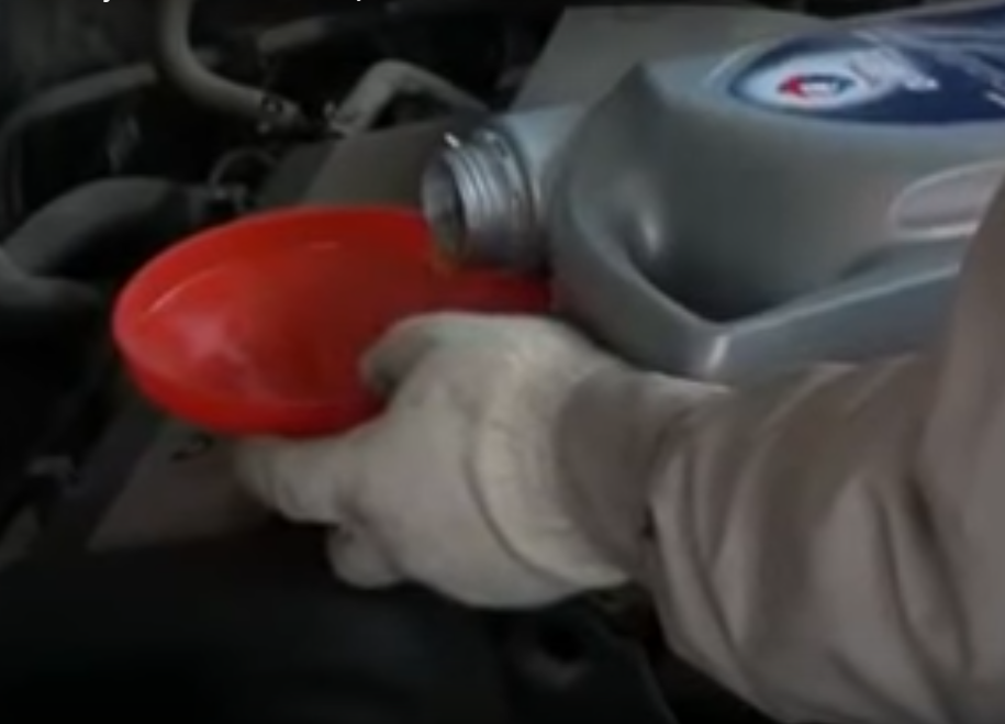 Thay dầu nhớt cho ô tô như thế nào?