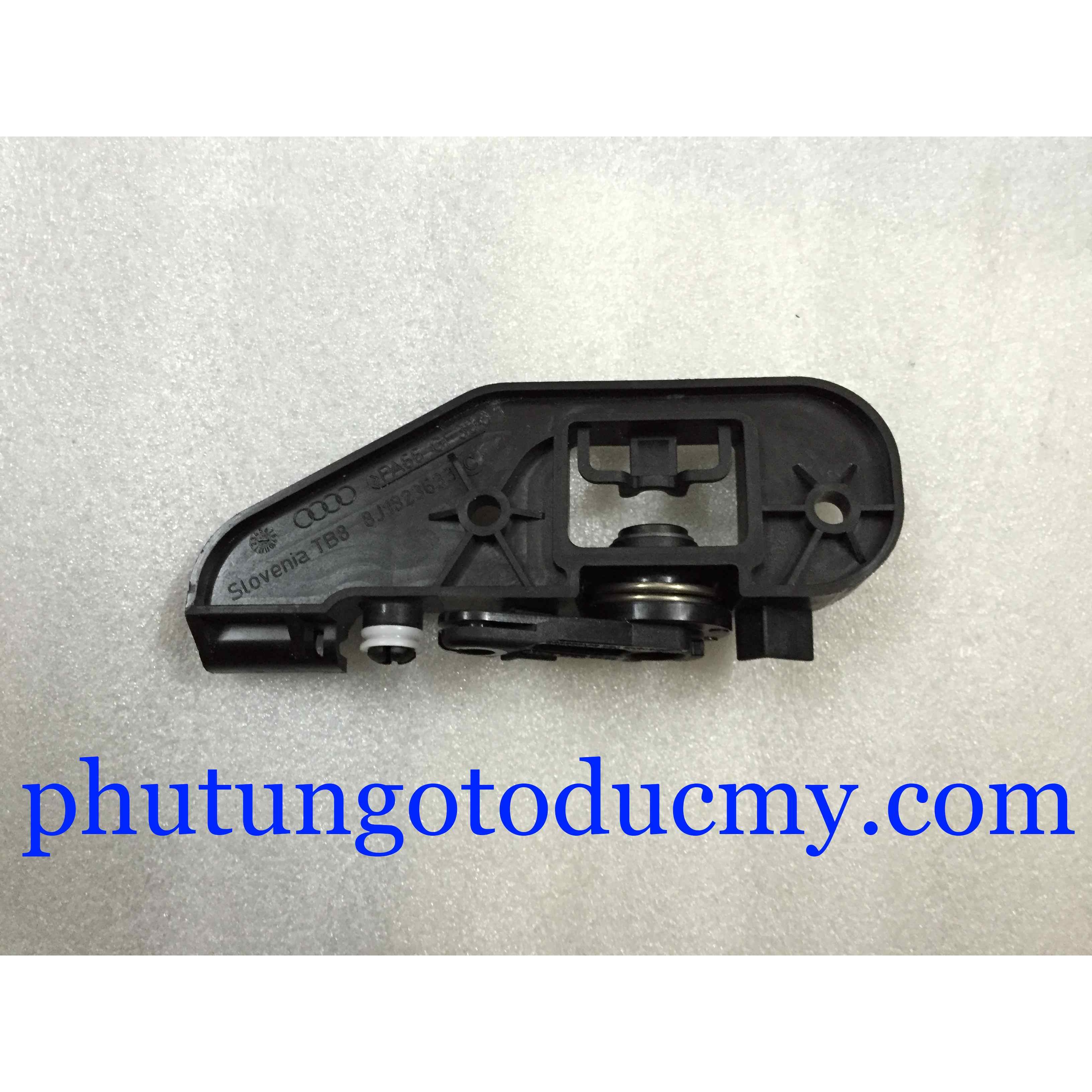 Đế tay giật nắp capo Audi TT,TTS - 8J1823633C 2