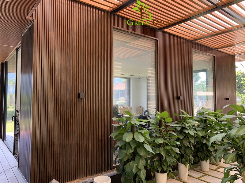 Nan gỗ nhựa ốp tường