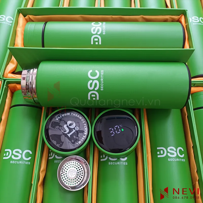 bình giữ nhiệt có màn hình Led hiển thị nhiệt độ, thiết kế đẹp, in khắc sắc nét nội dung theo yêu cầu, cung cấp bởi Quà tặng Nevi