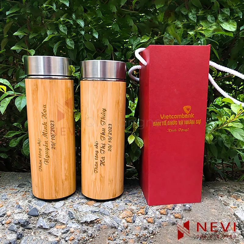 bình giữ nhiệt vỏ tre in khắc hình, thông điệp, lời chúc làm quà tặng ngày phụ nữ Việt Nam 20/10 cung cấp bởi Quà tặng Nevi