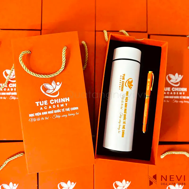 Quà tặng Nevi cung cấp bình giữ nhiệt in ấn nội dung tùy chọn, có hộp sang trọng cho bạn làm quà tặng đối tác, nhân viên, doanh nghiệp