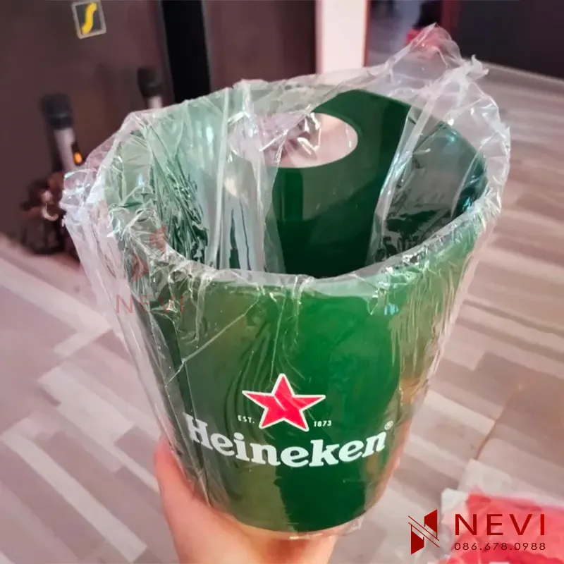 mẫu xô đá nhựa heineken