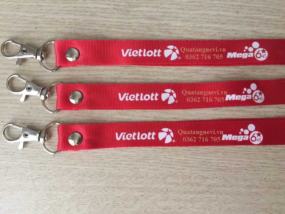 dây đeo thẻ in cao su nổi