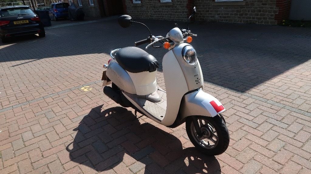 Bốn câu hỏi về xe Honda Scoopy 50cc bạn nên biết Bốn câu hỏi về xe Honda Scoopy 50cc bạn nên biết