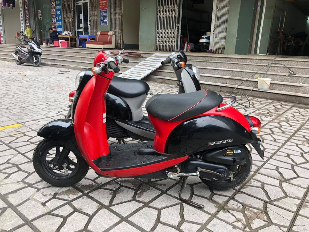 Không phải những chiếc xe máy đắt tiền, Honda Scoopy 50cc mới là xu hướng của giới trẻ Không phải những chiếc xe máy đắt tiền, Honda Scoopy 50cc mới là xu hướng của giới trẻ