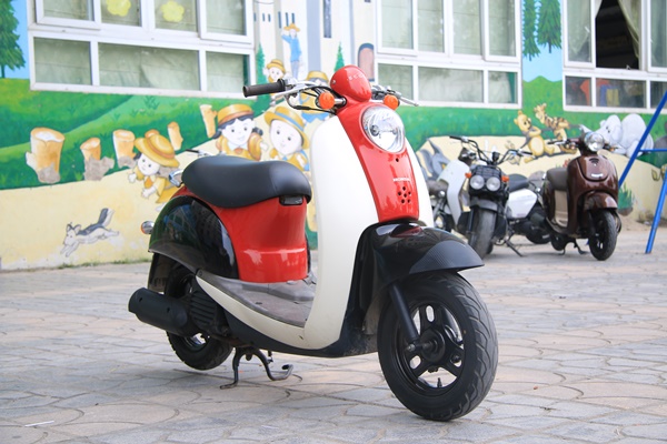 Honda Scoopy - Đi xe tay ga không cần bằng lái Honda Scoopy - Đi xe tay ga không cần bằng lái