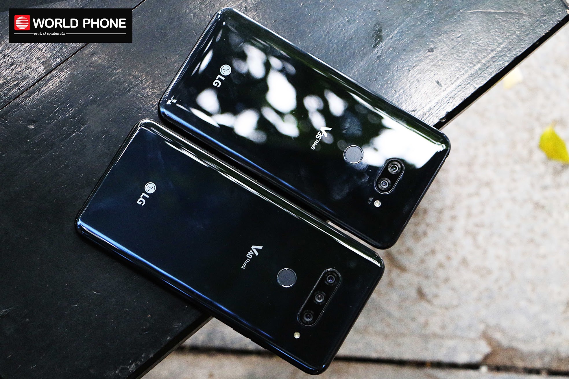 V40 có kích thước lớn hơn và ấn tượng hơn với cụm ba camera cực khủng