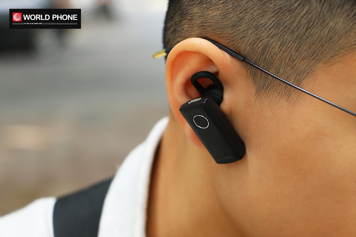 Tai nghe bluetooth Philips thiết kế 1 bên thường để phục vụ cho cuộc gọi thoại
