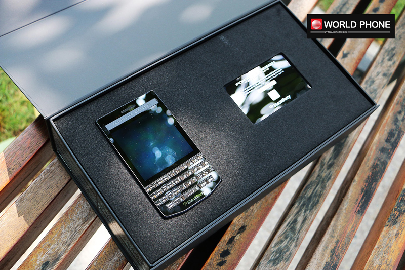 Cận cảnh mở hộp Blackberry Porsche Design P'9983