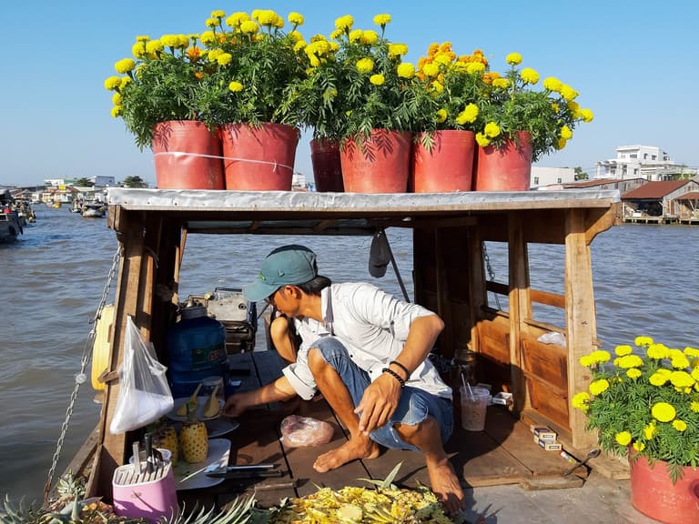 Con thuyền chở sắc xuân - Ảnh sưu tầm