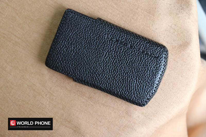 Mặt sau bao da rút Blackberry Porsche Design P'9983