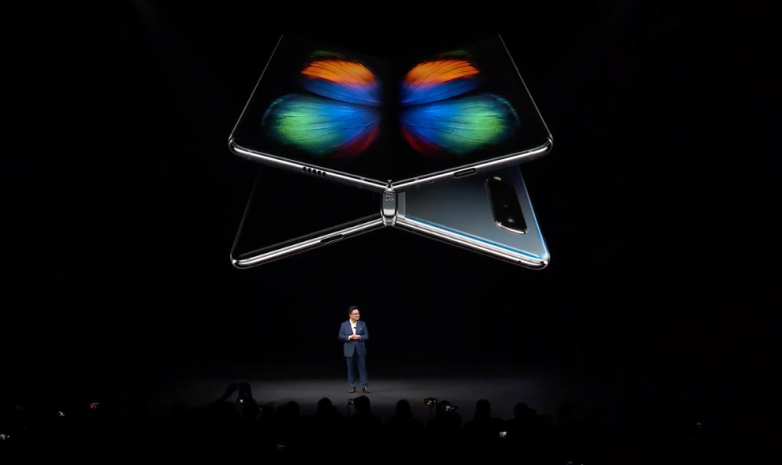 Galaxy Fold sẽ có 2 màn hình với kích thước lần lượt là 7.3 và 4.6-inch