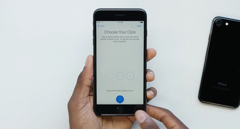 Nút home vật lý được thay thế bằng một nút home mang nhạy hơn